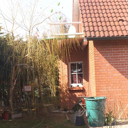 Zimmer Und Apartment Rosi Krakow am See Bagian luar foto